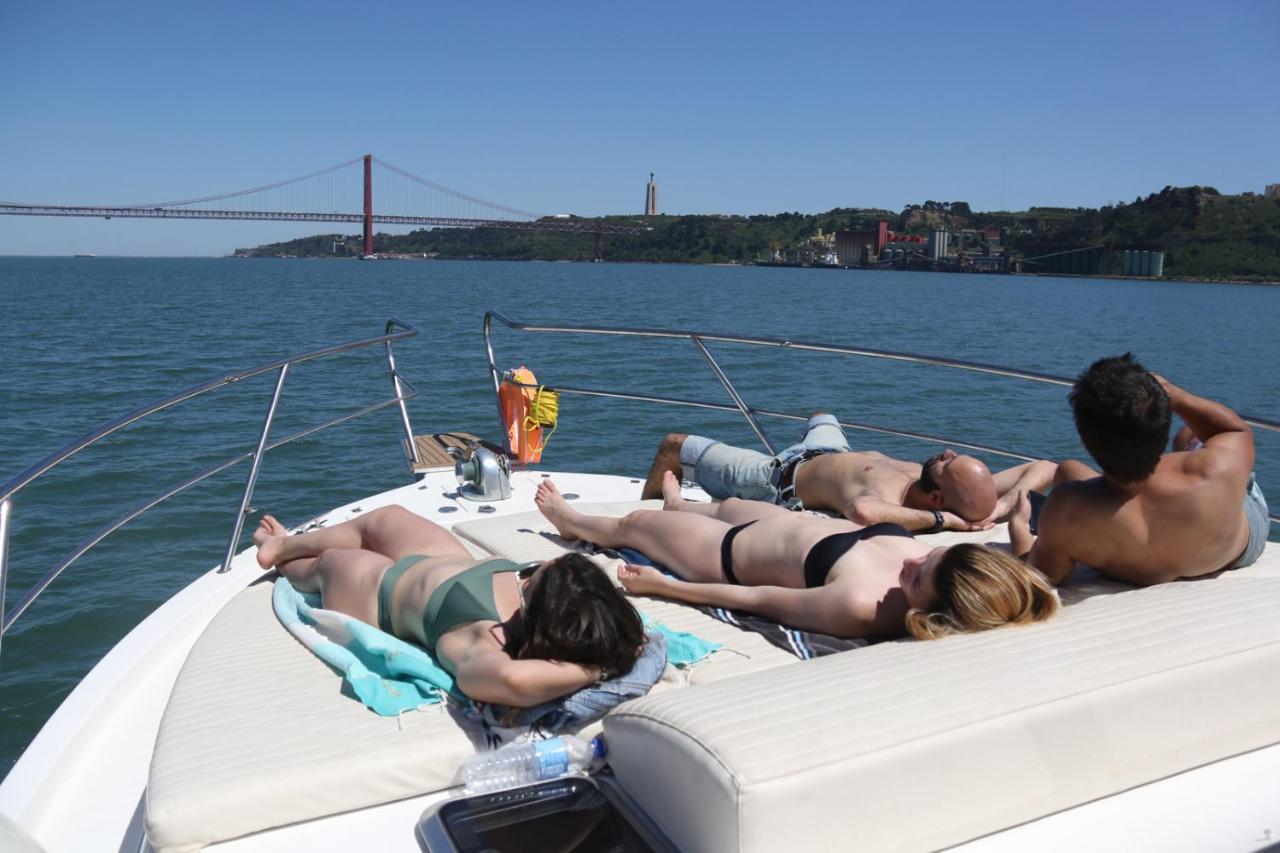 ליסבון Private Yacht, We Love Our Guests מראה חיצוני תמונה