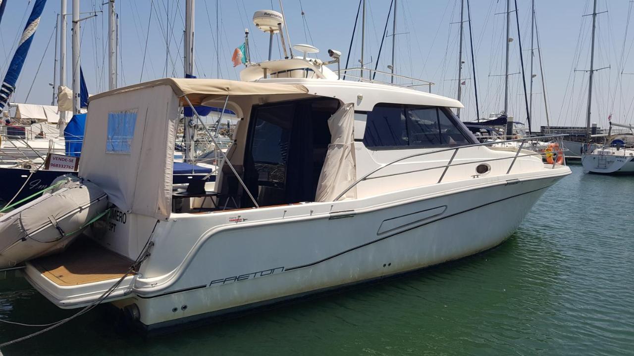 ליסבון Private Yacht, We Love Our Guests מראה חיצוני תמונה